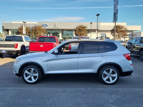 Used 2017 BMW X3 xDrive28i image 3