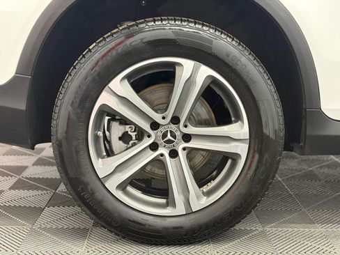 Used 2019 Mercedes-Benz GLC 300 4MATIC image 33