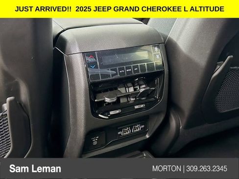New 2025 Jeep Grand Cherokee L Altitude image 25