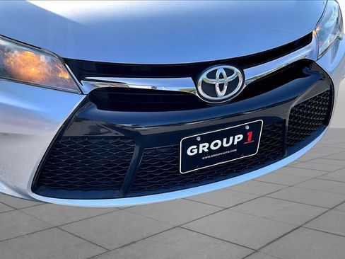 Used 2017 Toyota Camry SE FWD image 29