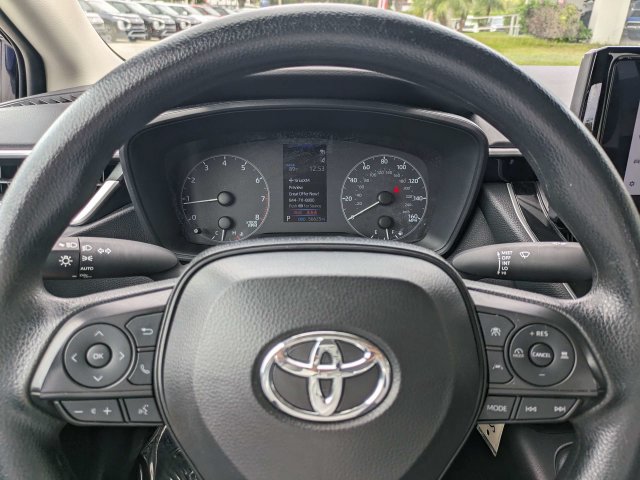 Used 2025 Toyota Corolla LE FWD image 22