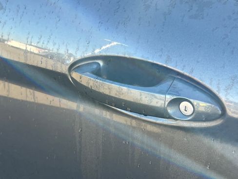 Used 2015 Ford Fiesta SE image 19