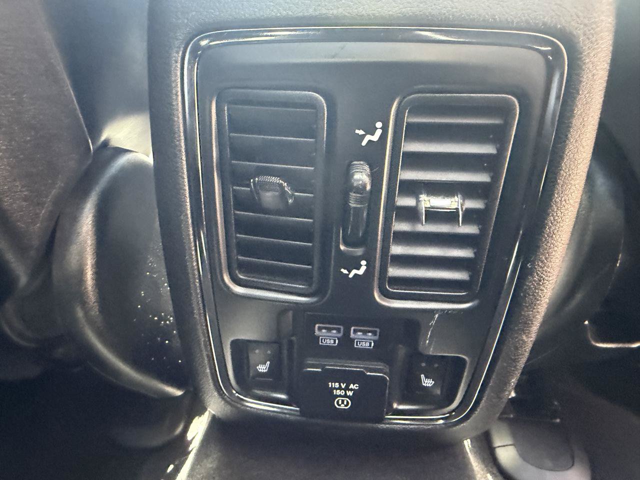 Used 2014 Jeep Grand Cherokee Overland w/ Advanced Technology Group AWD/4WD image 33