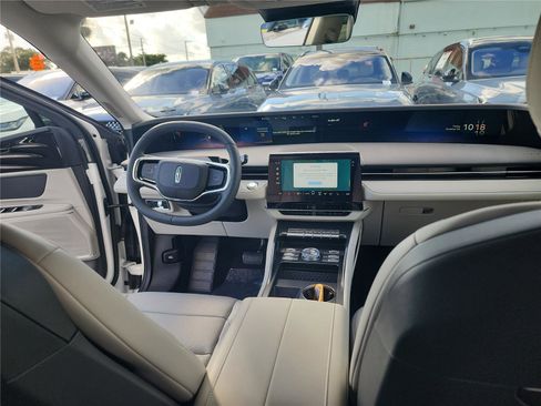 New 2026 Lincoln Nautilus Premier image 21