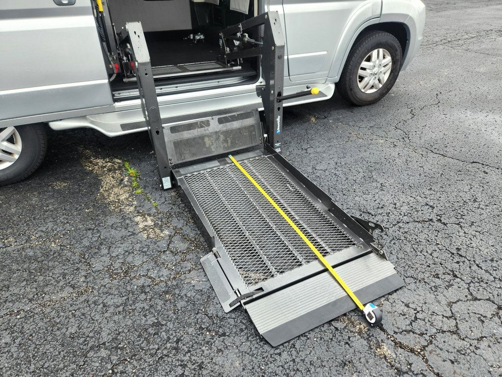 Used 2017 RAM ProMaster 1500 w/ Premium Appearance Group FWD image 19