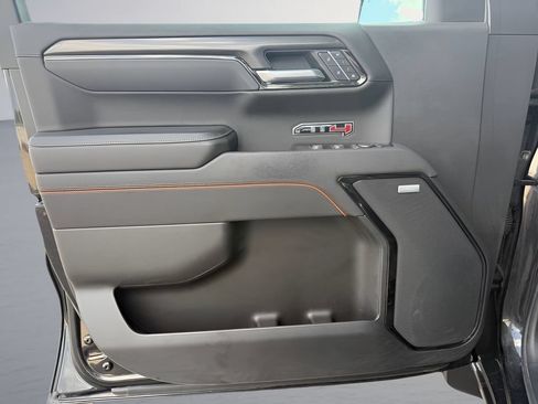 Used 2025 GMC Sierra 1500 AT4 w/ AT4 Premium Package AWD/4WD image 9