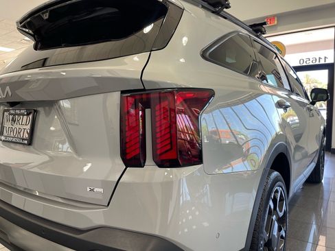 Used 2024 Kia Sorento SX Prestige w/ Sage Leather Package AWD/4WD image 17
