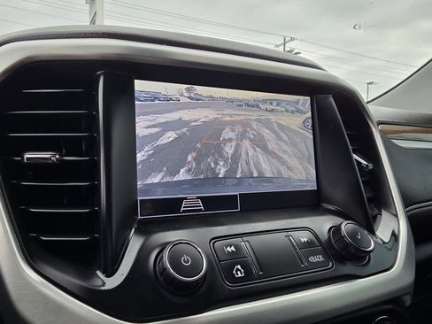 Used 2022 GMC Acadia SLE w/ Driver Convenience Package image 17