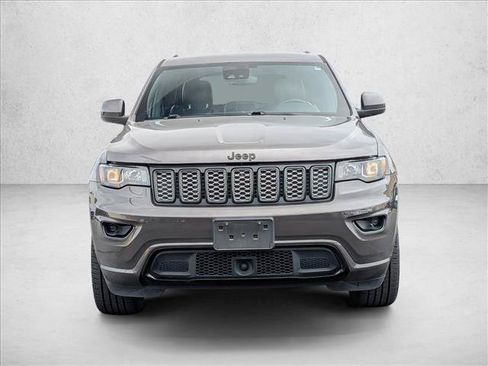 Used 2021 Jeep Grand Cherokee Laredo X AWD/4WD image 3