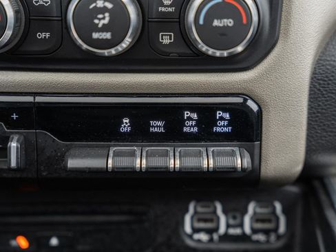 Used 2019 RAM 1500 Laramie image 33