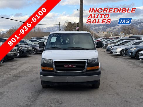 Used 2017 GMC Savana 2500 RWD image 1