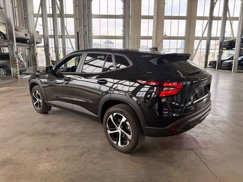 Used 2024 Chevrolet Trax RS w/ Sunroof Package image 5