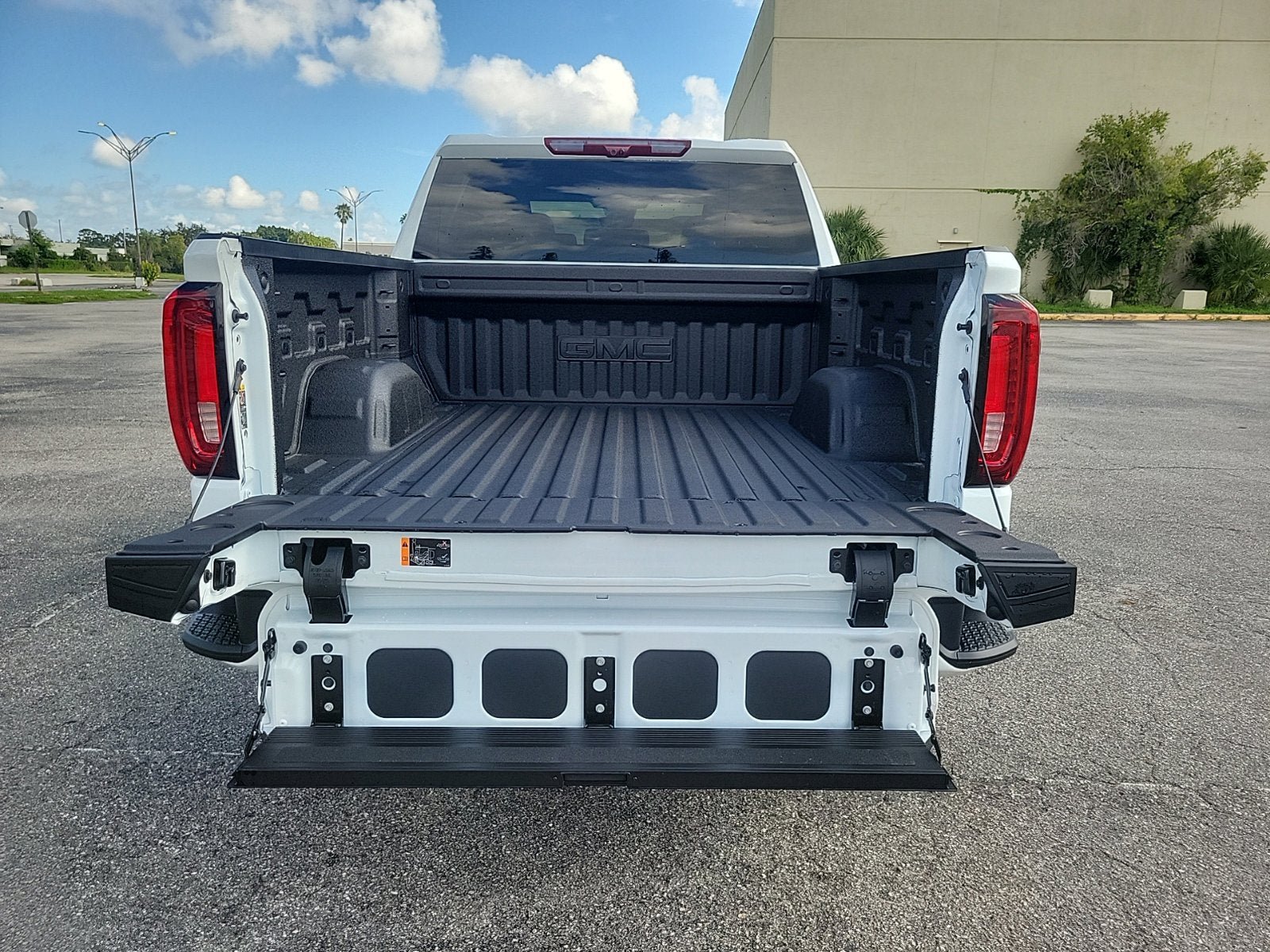 New 2026 GMC Sierra 1500 AT4 w/ Technology Package AWD/4WD image 7