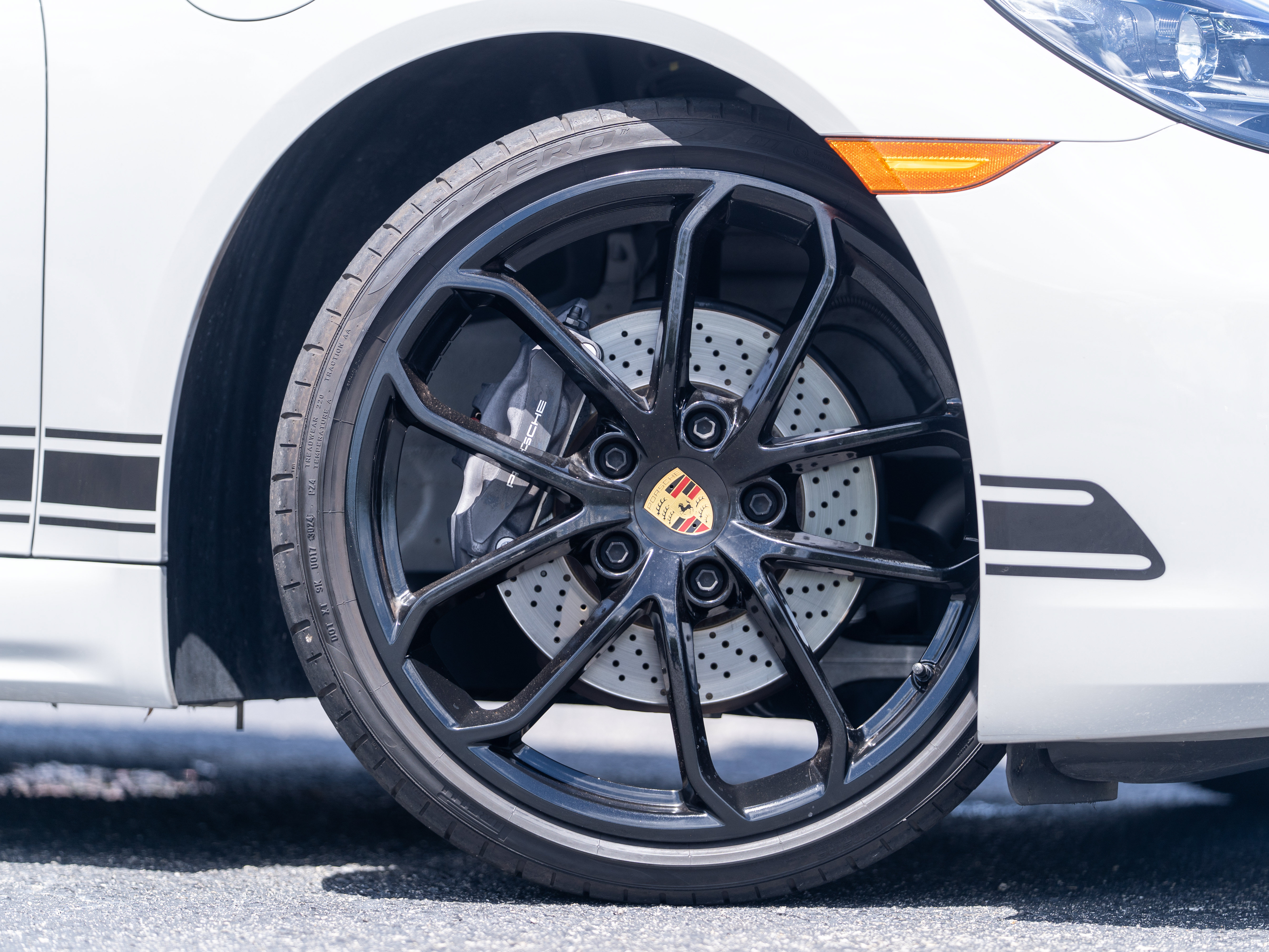 Used 2025 Porsche 718 Cayman RWD image 38