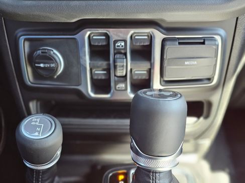 New 2026 Jeep Wrangler Unlimited Sahara AWD/4WD image 15