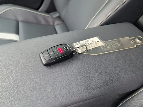 Used 2025 Toyota Camry SE FWD image 27