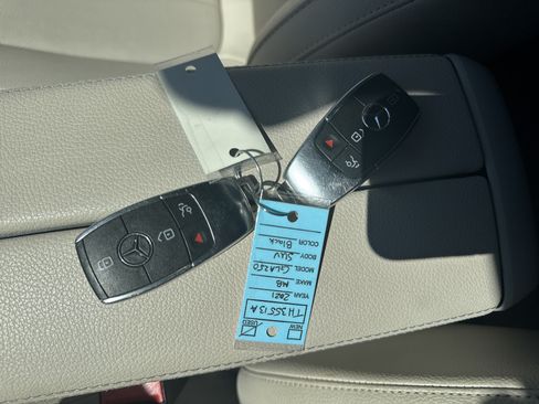 Used 2021 Mercedes-Benz GLA 250 4MATIC image 38