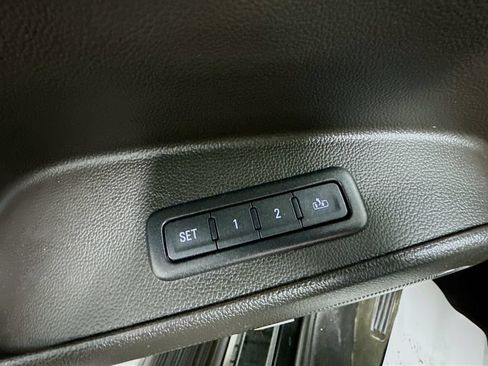 Used 2017 GMC Yukon SLT AWD/4WD image 42