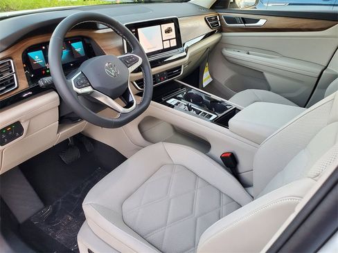 New 2026 Volkswagen Atlas SE image 6