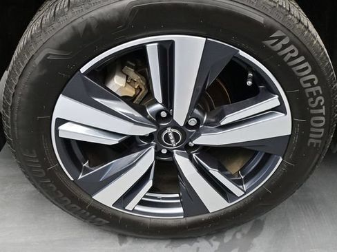 Used 2023 Nissan Rogue SL w/ SL Premium Package FWD image 12