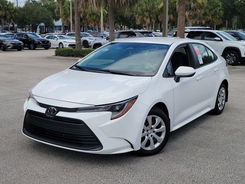 Used 2026 Toyota Corolla LE FWD image 1