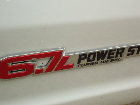 Used 2023 Ford F250 Platinum AWD/4WD image 9