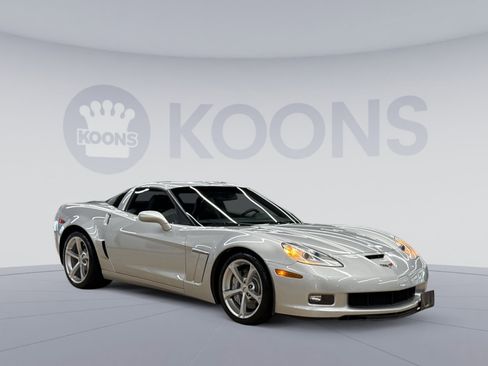 Used 2010 Chevrolet Corvette Grand Sport w/ Preferred Equipment Group RWD image 2