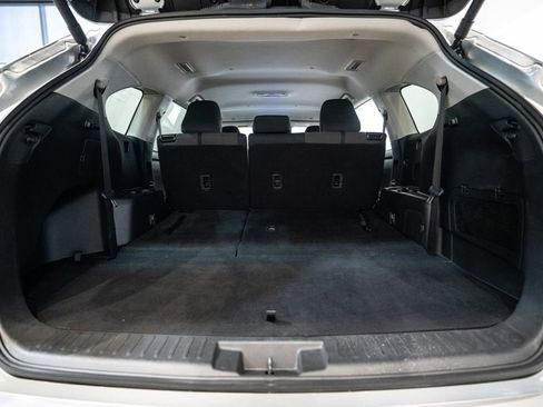 Used 2024 Toyota Highlander LE image 36