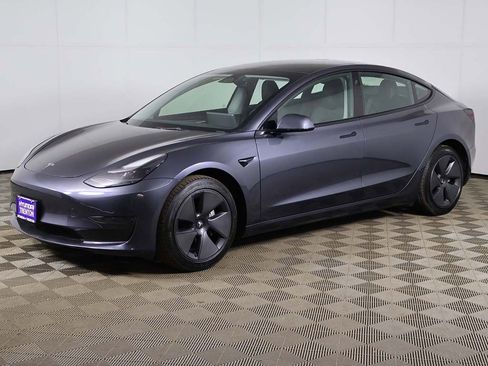 Used 2023 Tesla Model 3 Standard Range image 11