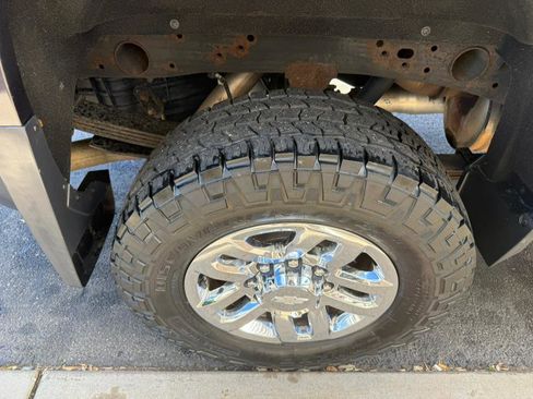 Used 2016 Chevrolet Silverado 2500 LTZ w/ LTZ Plus Package image 9