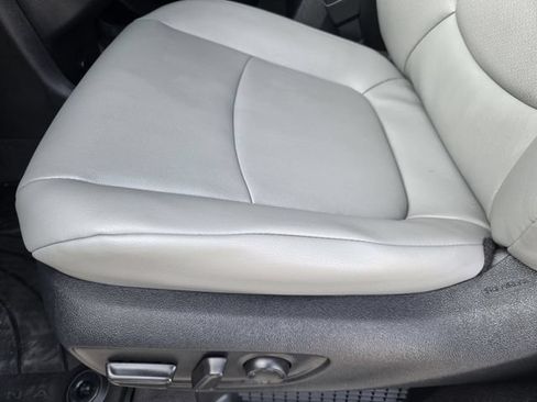 Used 2026 Toyota Sienna XLE FWD image 21