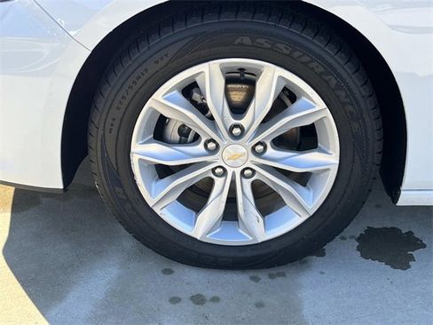 Used 2024 Chevrolet Malibu LT image 10