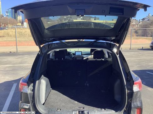Used 2022 Ford Escape SE w/ SE Sport Appearance Package image 14