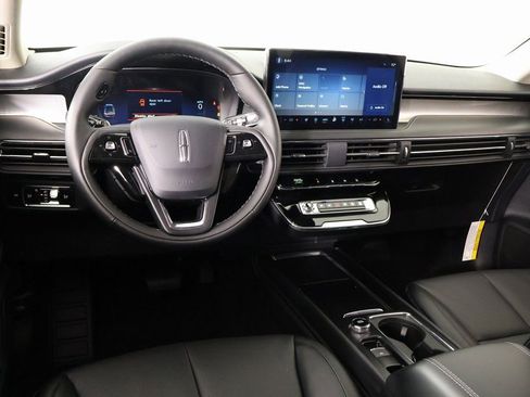 New 2026 Lincoln Corsair Premiere image 2