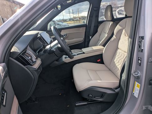 New 2026 Volvo XC90 B6 Plus w/ Protection Package Premier image 15