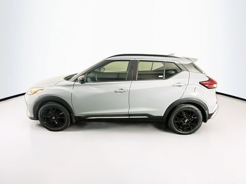 Used 2023 Nissan Kicks SR image 4