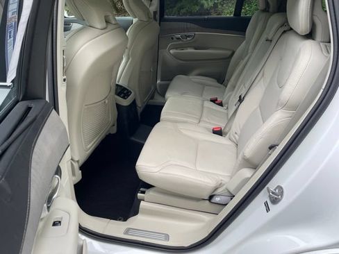 Certified 2025 Volvo XC90 T8 Ultra w/ Protection Package Premier AWD/4WD image 12