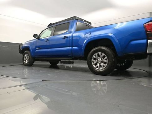 Used 2018 Toyota Tacoma SR5 AWD/4WD image 35