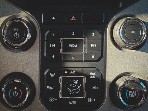 Used 2013 Ford F350 Lariat w/ Lariat Ultimate Pkg AWD/4WD image 12