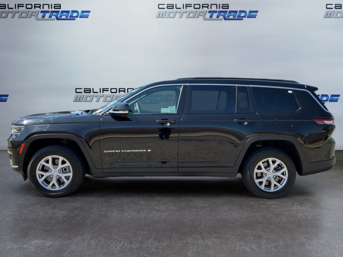 Used 2024 Jeep Grand Cherokee L Limited RWD image 8