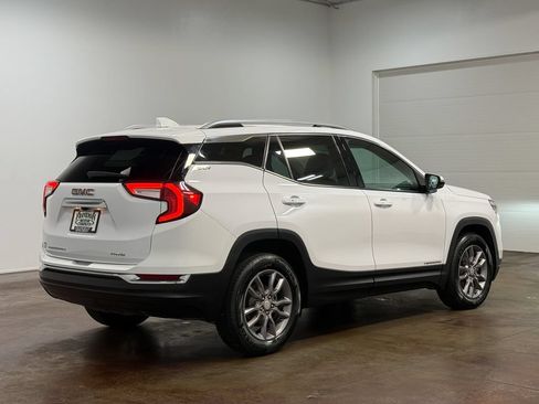 Used 2023 GMC Terrain SLT AWD/4WD image 26