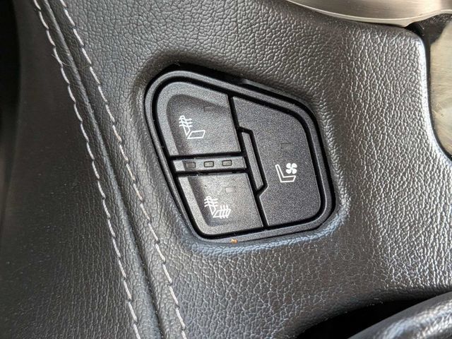 Used 2020 GMC Yukon Denali w/ Denali Ultimate Package AWD/4WD image 28