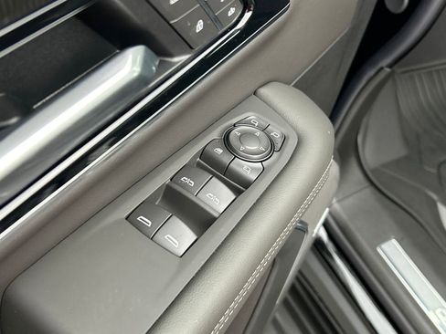 New 2026 GMC Yukon XL Elevation AWD/4WD image 17
