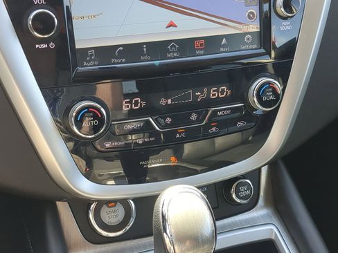 Used 2018 Nissan Murano SL w/ Moonroof Package image 17