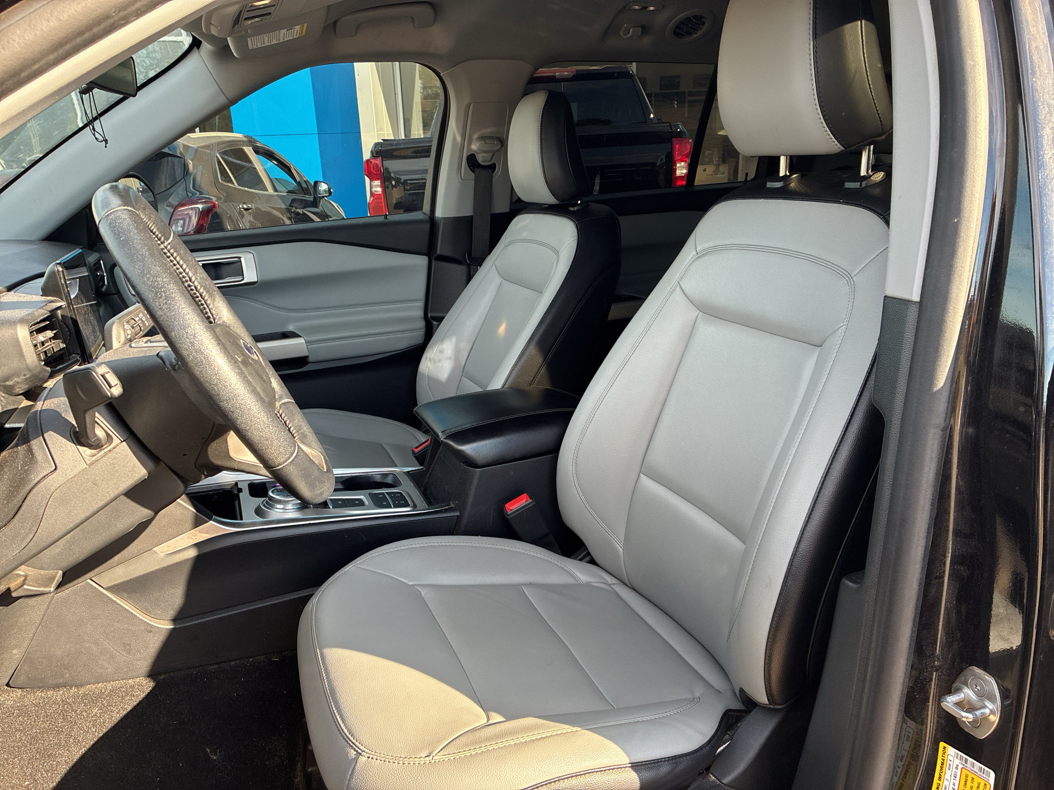 Used 2021 Ford Explorer XLT w/ Equipment Group 202A RWD image 50