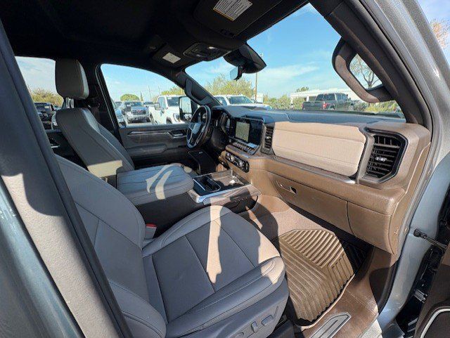 Used 2024 Chevrolet Silverado 2500 LTZ w/ LTZ Convenience Package AWD/4WD image 10