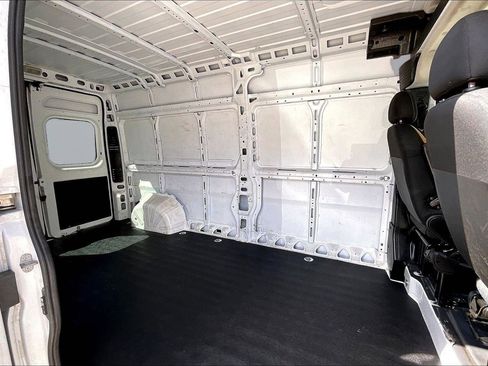 Used 2023 RAM ProMaster 2500 FWD image 14