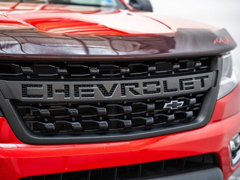Used 2020 Chevrolet Colorado LT w/ Colorado RST Special Edition AWD/4WD image 12