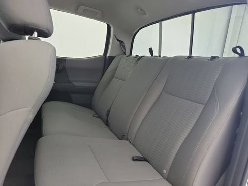 Used 2018 Toyota Tacoma SR5 RWD image 12