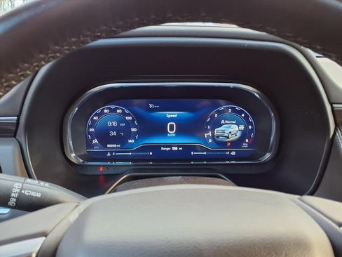 Used 2024 Chevrolet Suburban Z71 w/ Luxury Package image 11